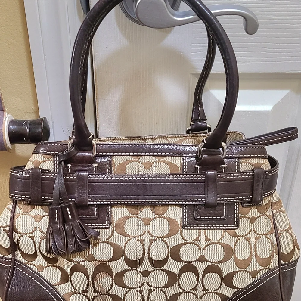 Vintage Coach Handbag 👜 - Picture 12 of 13